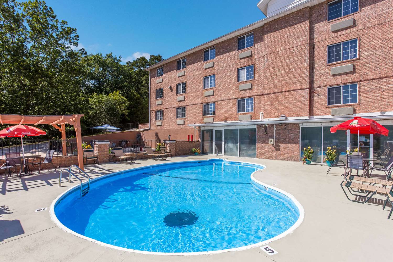 Rodeway Inn Branson, Brick House 34/35