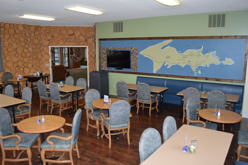 Cedar Hill Lodge 44/64