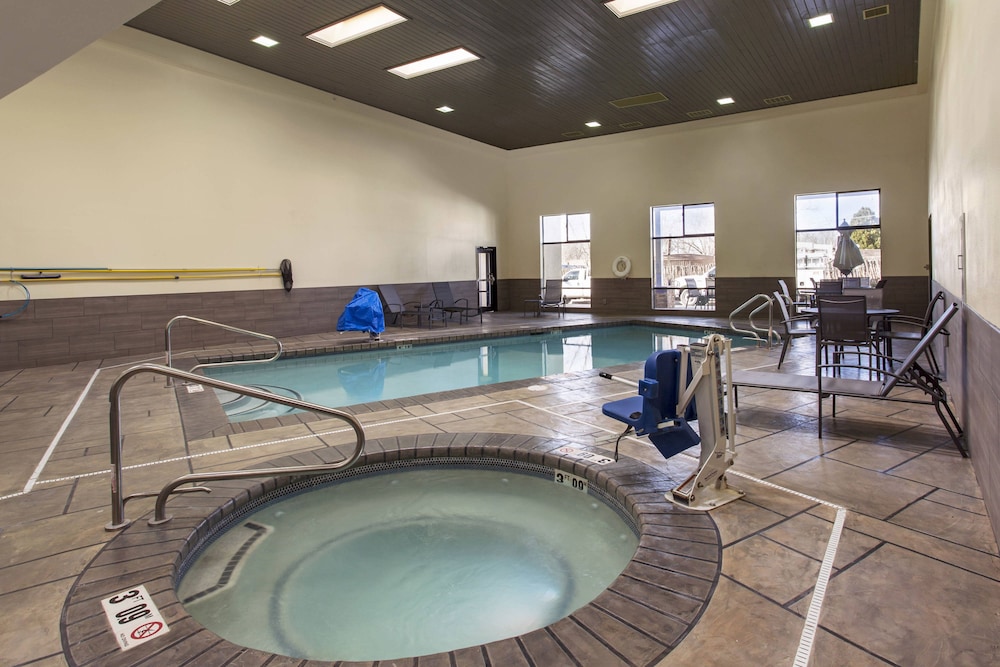 Fairfield Inn & Suites By Marriott Santa Fe 27/48
