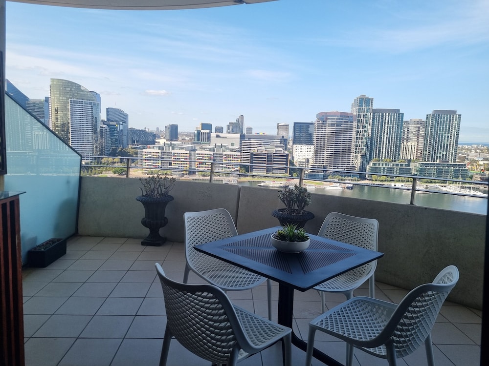 Accent Accommodation at Docklands Melbourne 32/50