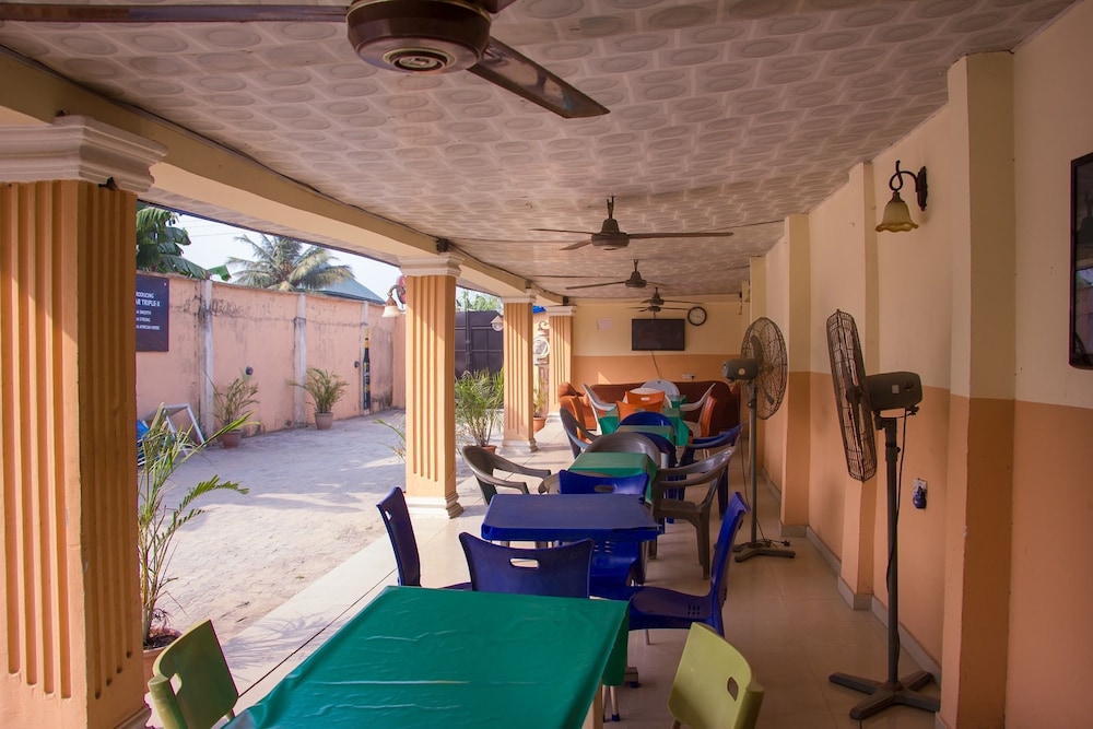 Castle City Resort & Suites Annex 6/8
