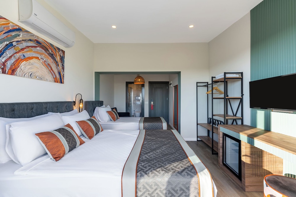 Echinus Hotels 10/48