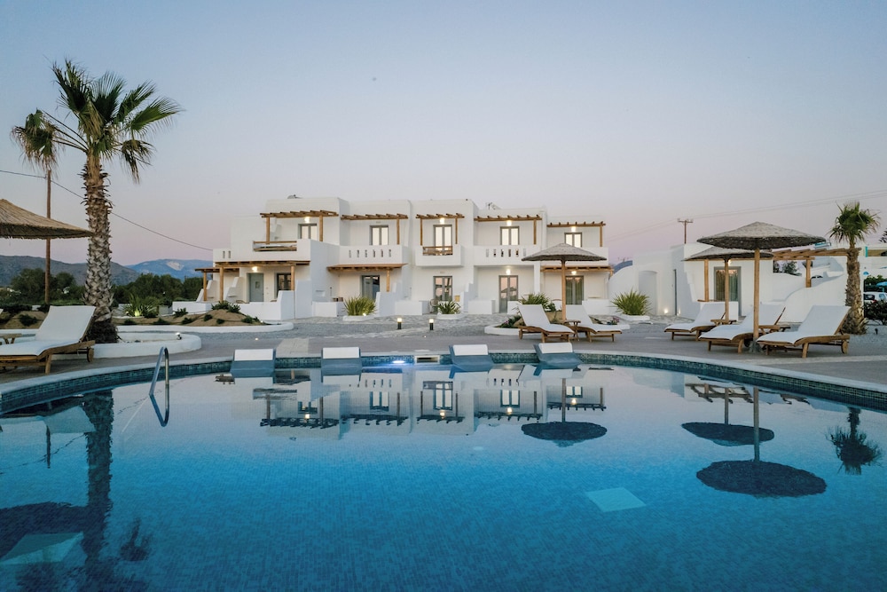 Naxos Finest Hotel Villas 5/50