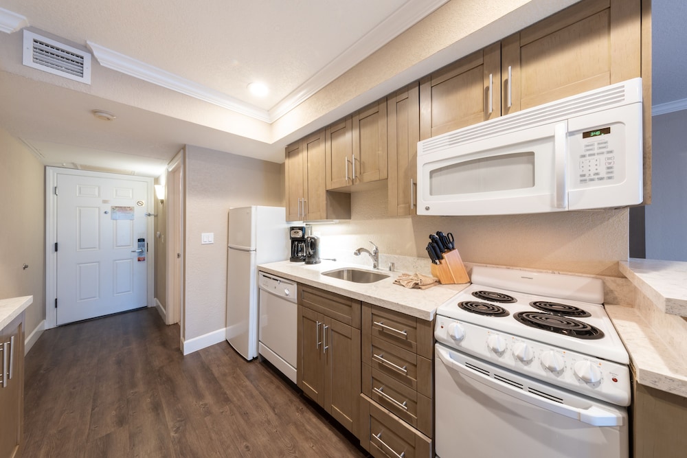 Carlsbad Inn Beach Resort 34/40