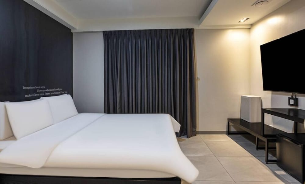 Hotel 99 Prestige 35/68
