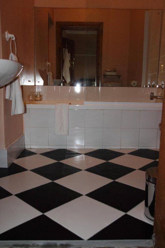 Mountain Manor Guest House 2/50