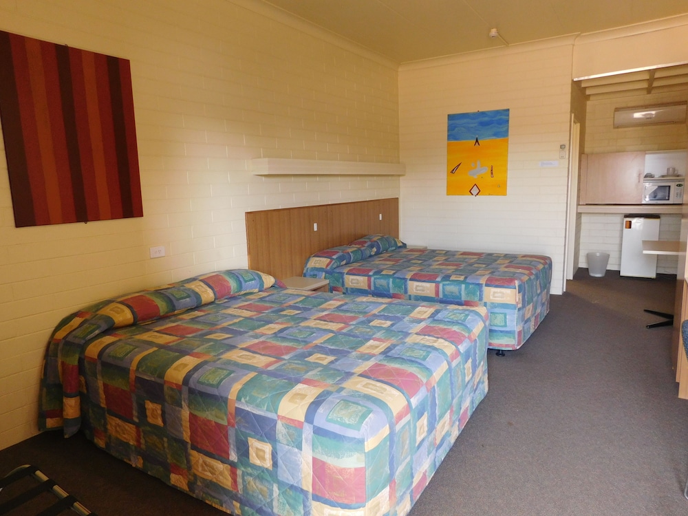 Opal Inn Hotel Motel 20/68