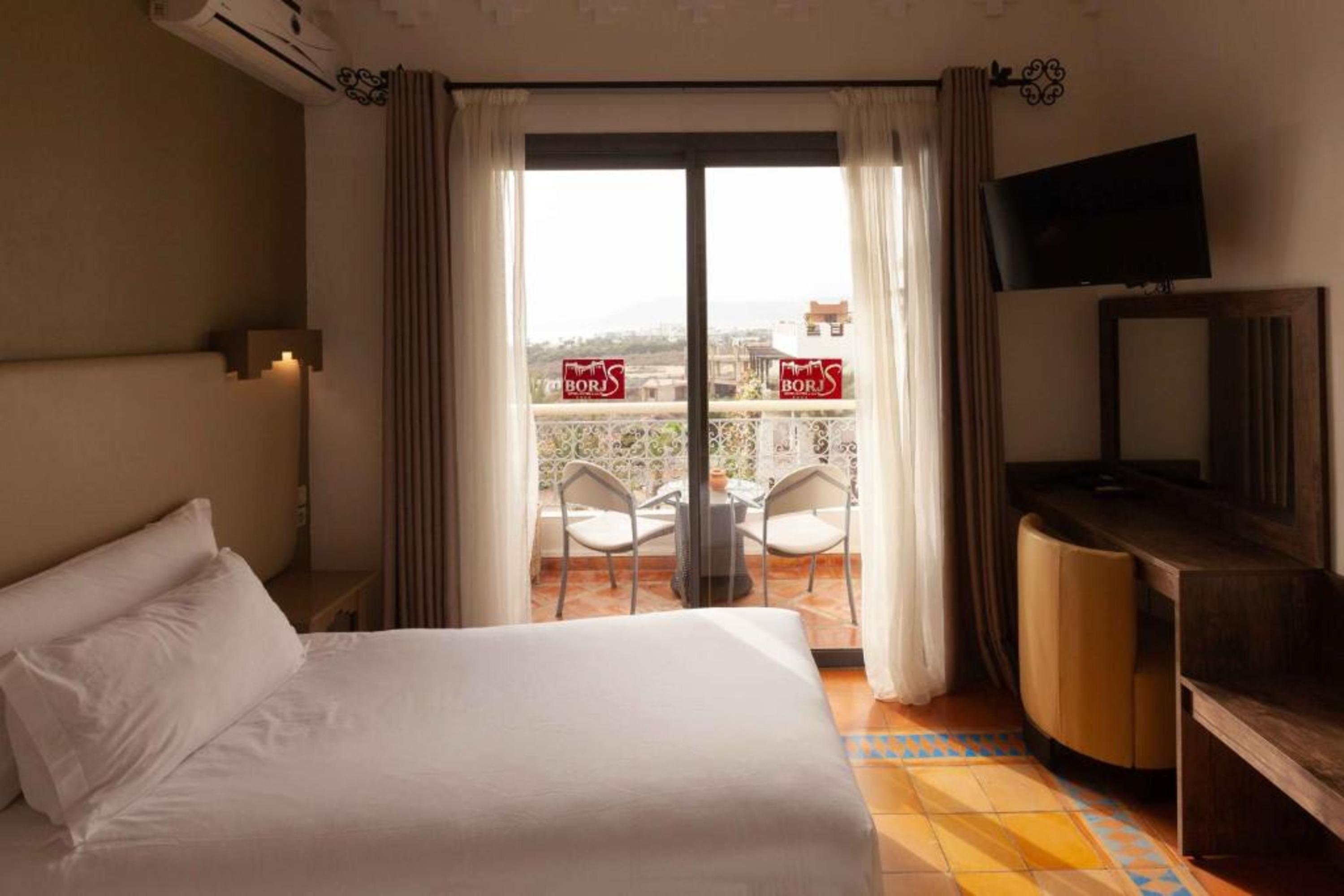 Deluxe, Double Bed, Pool and Sea View
