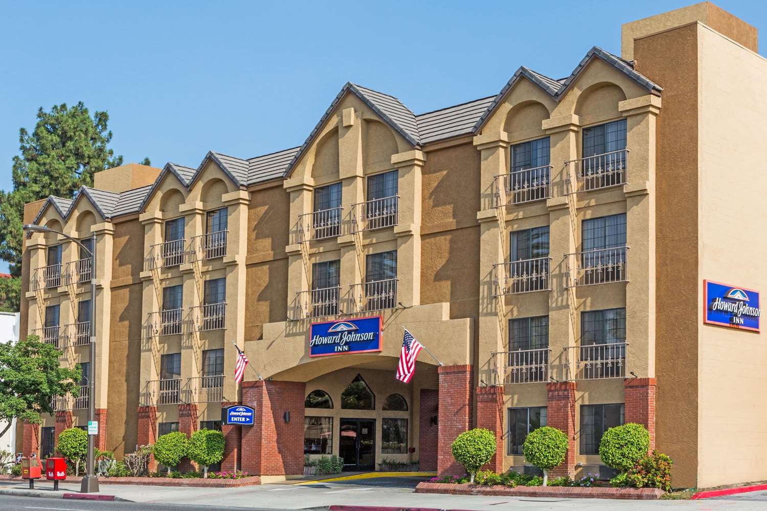 Howard Johnson by Wyndham Pasadena 6/52