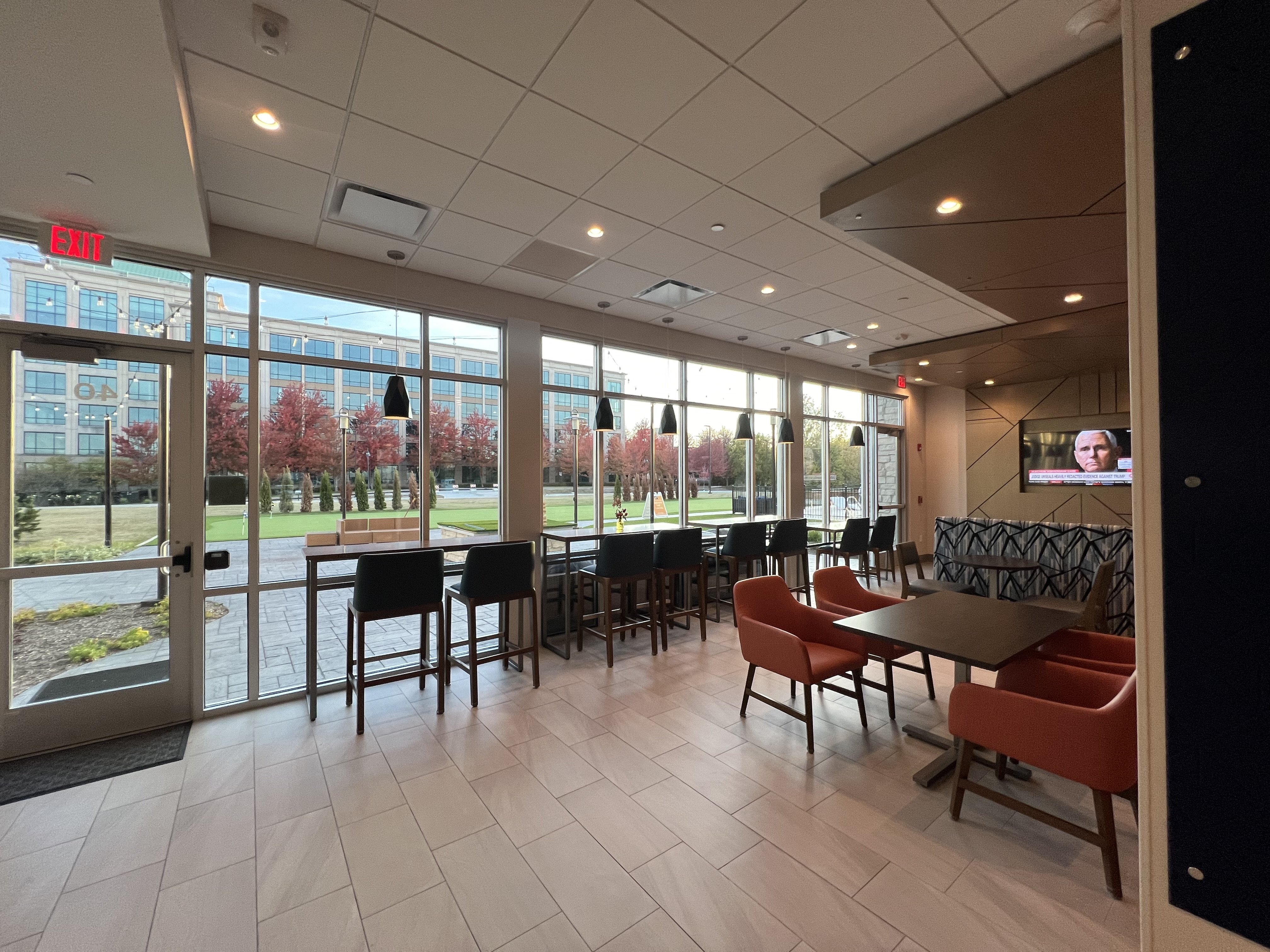 Holiday Inn Express & Suites Chicago Schaumburg, an IHG Hotel 30/50