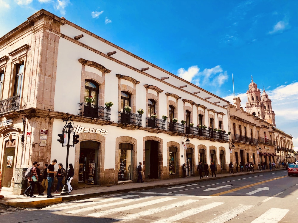 Herencia Hotel By Hosting House 44/50