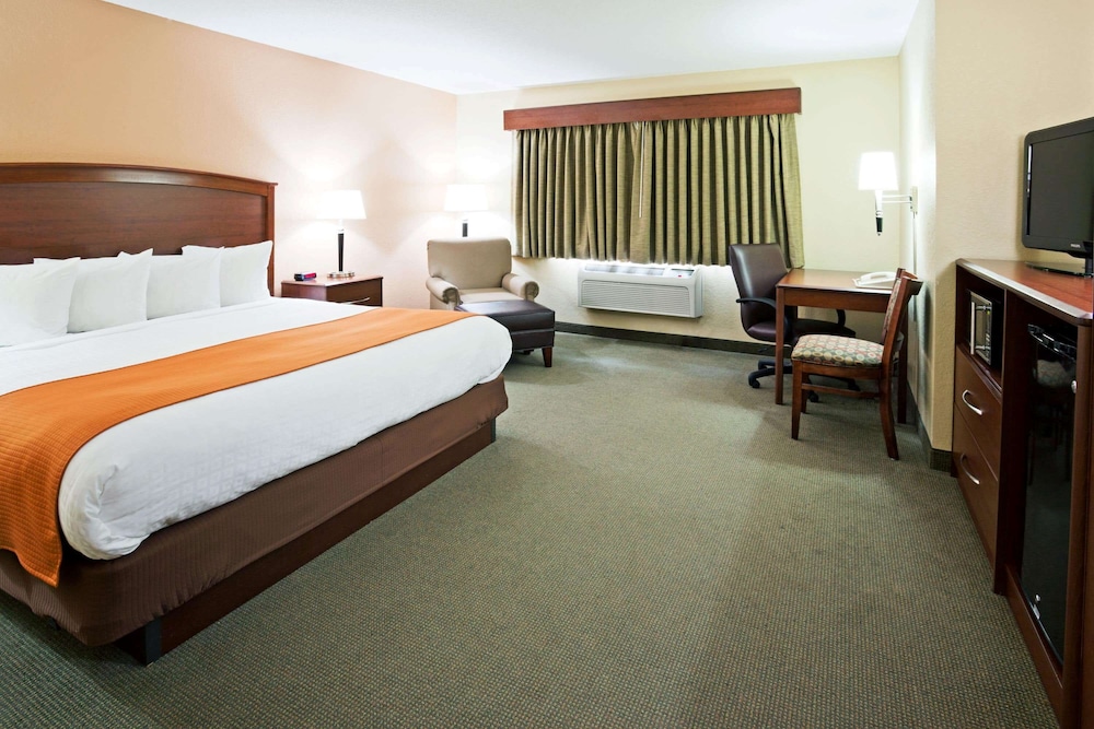 FAMILY SUITE, KING BED