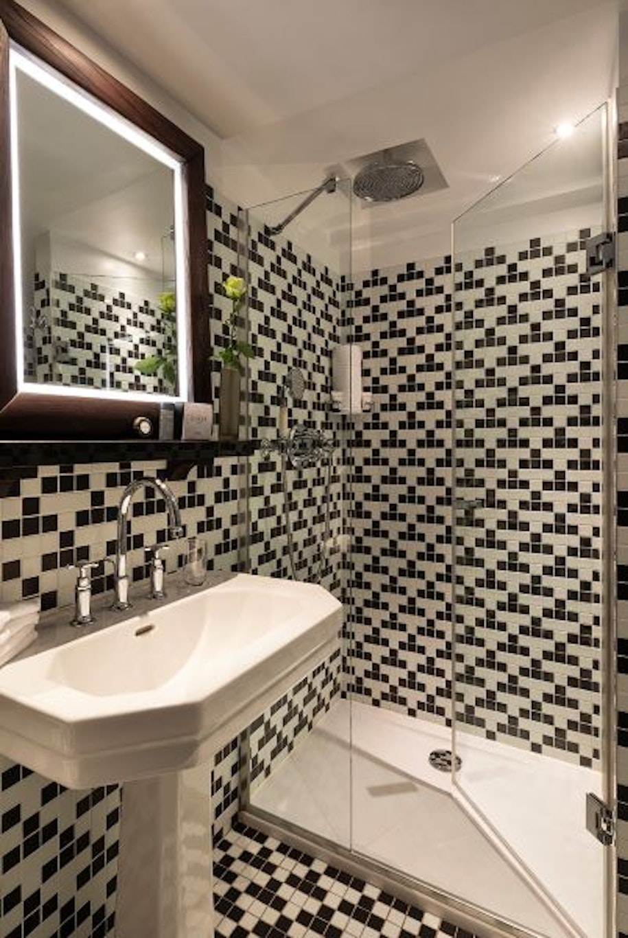 The Chess Hotel 44/44