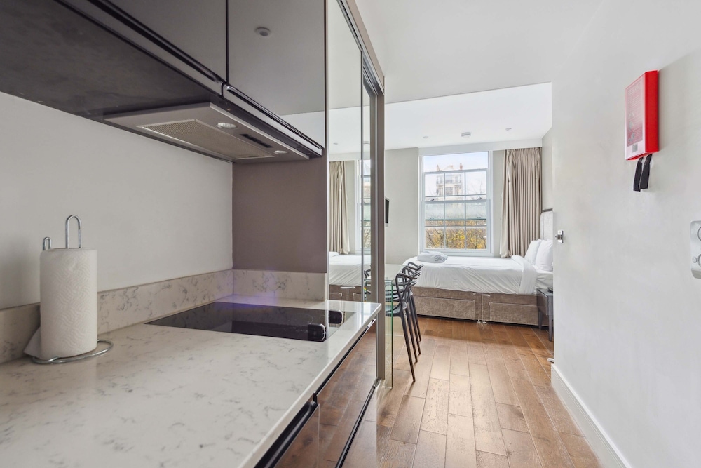 Valet Apartments Golden Square 21/22
