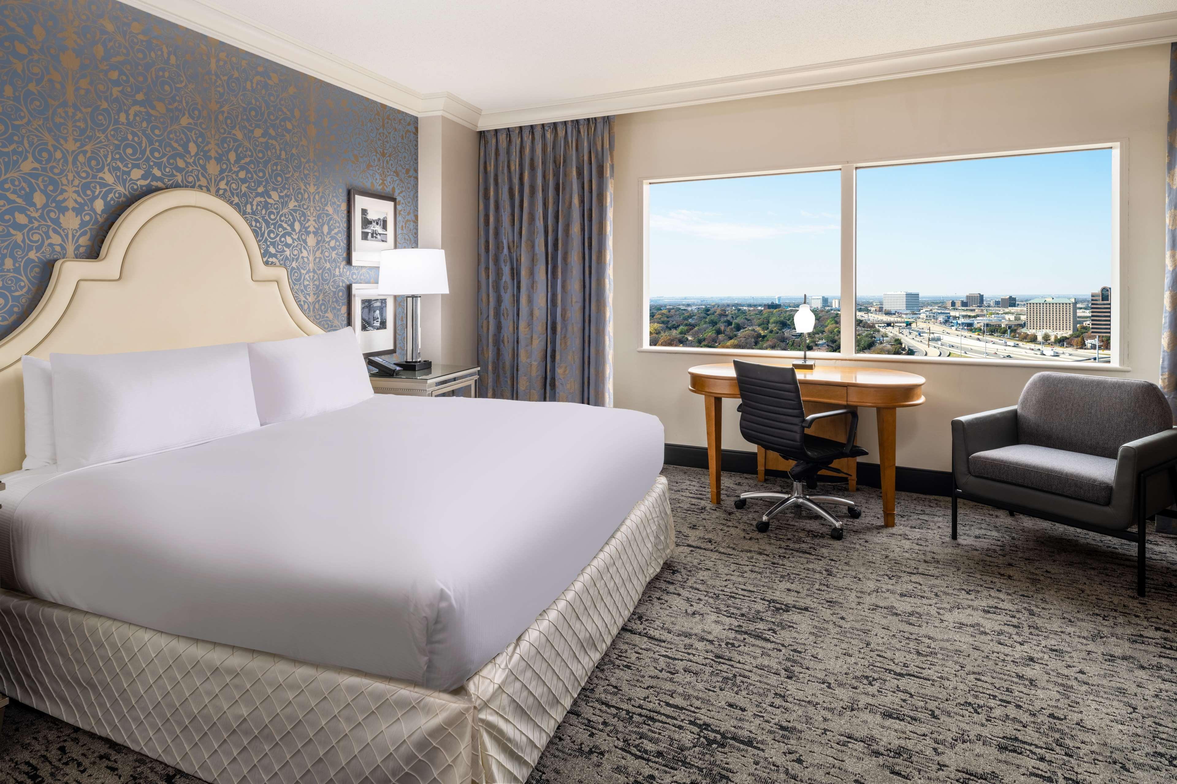 ROOM, KING BED, CITY VIEW, ACCESSIBLE