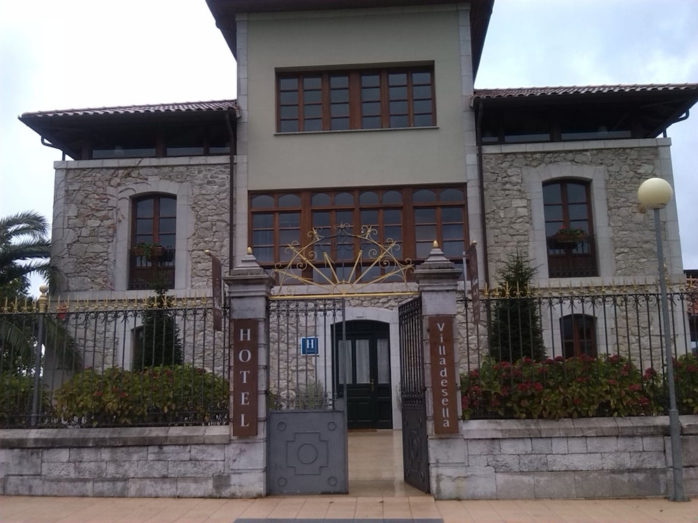 Villadesella Hotel 6/36