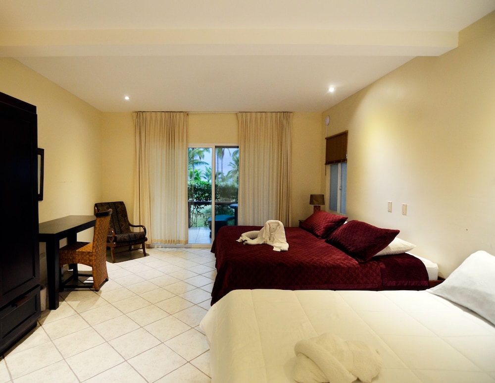 Cocomar Beachfront Hotel Island Resort 26/65