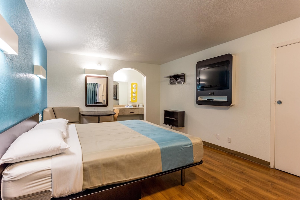 Motel6 Bryan, TX - College Station 29/67