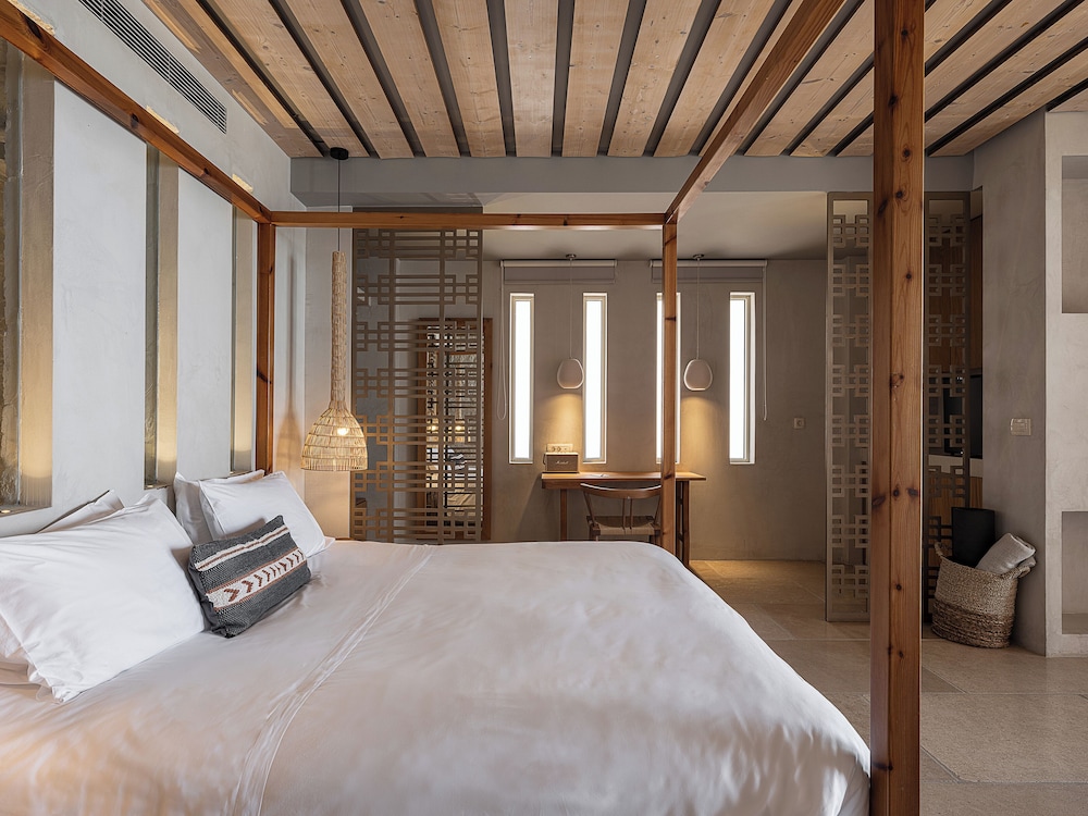 The Theodore Boutique Hotel 7/50