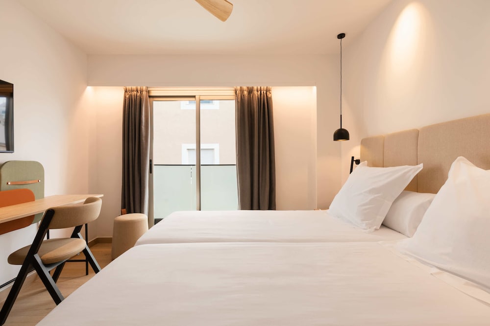 SUPERIOR, DOUBLE BED