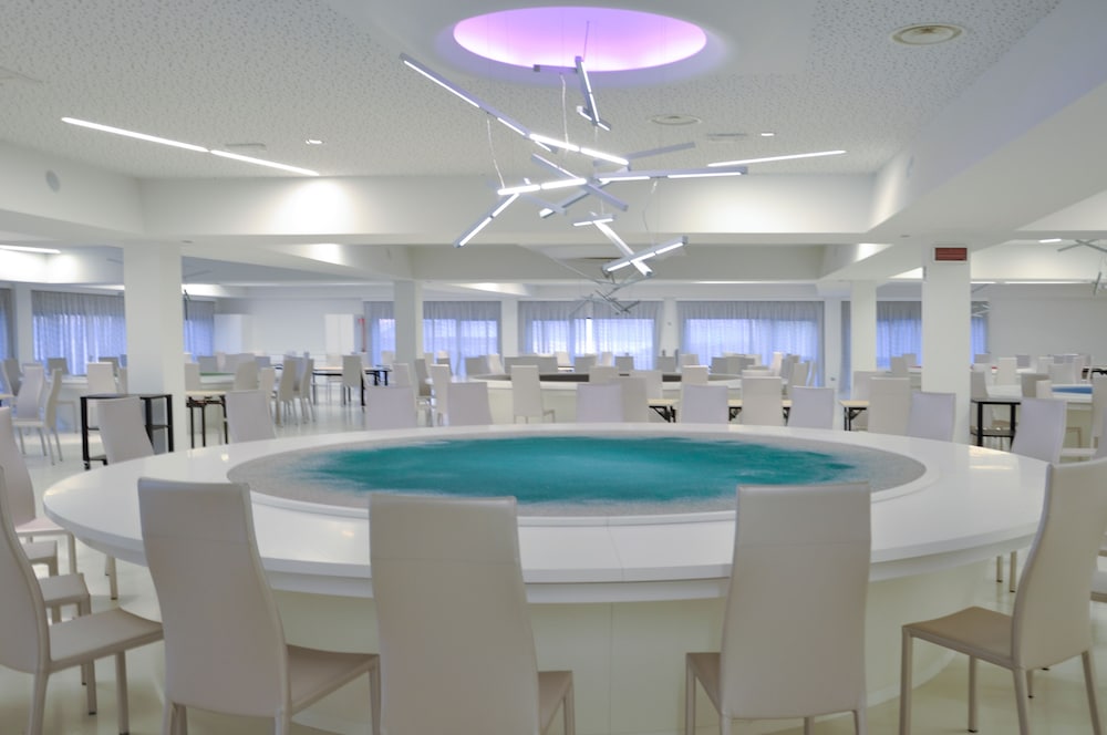 restaurant-cafeteria