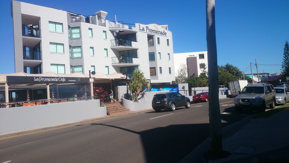 LA PROMENADE 42/47