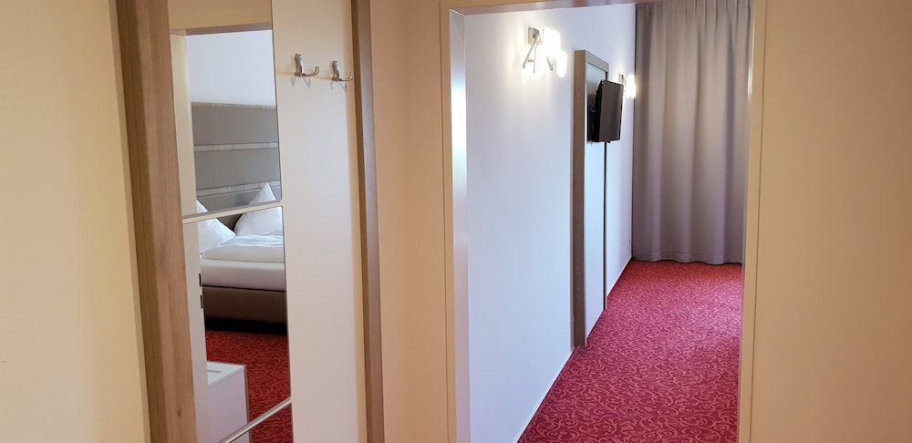 Confour Hotel 32/50