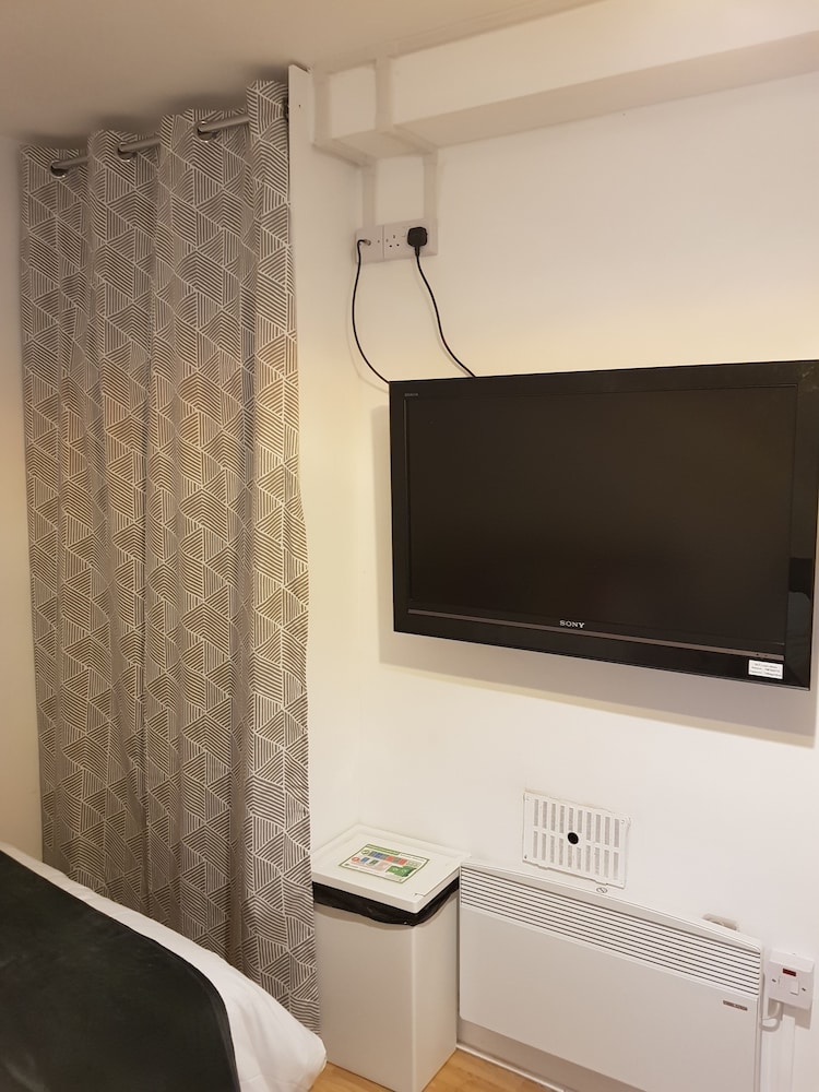 Quality Accommodation 49/50
