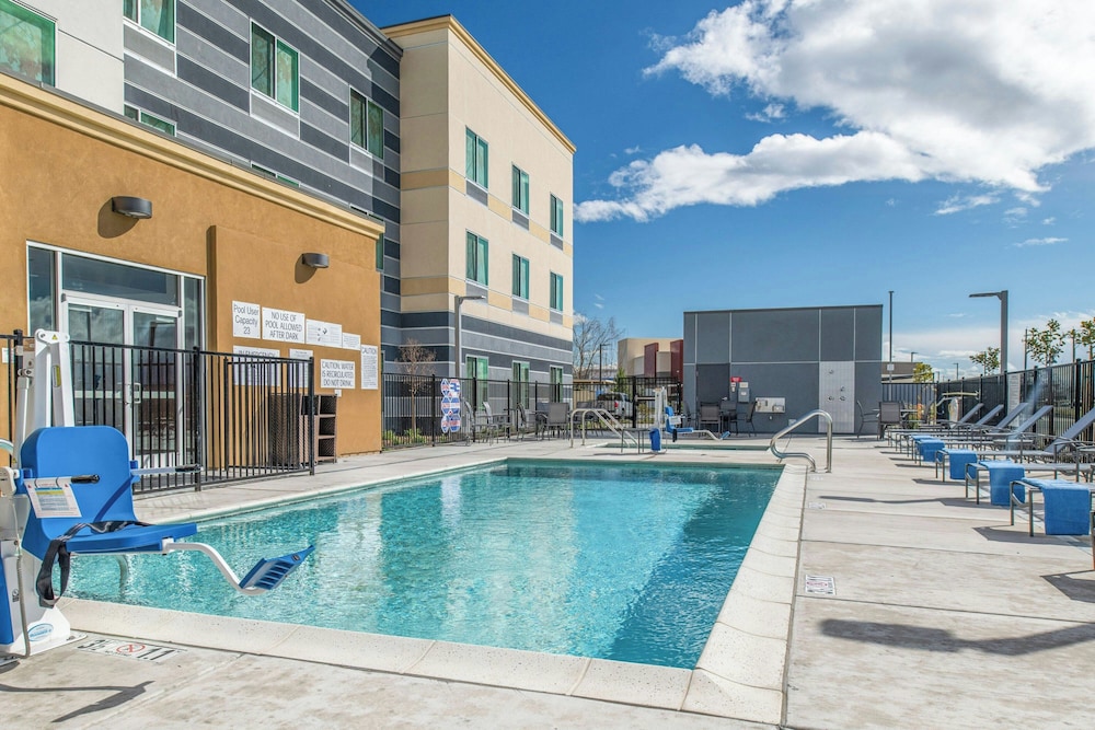 Fairfield Inn & Suites by Marriott Sacramento Winters 3/50