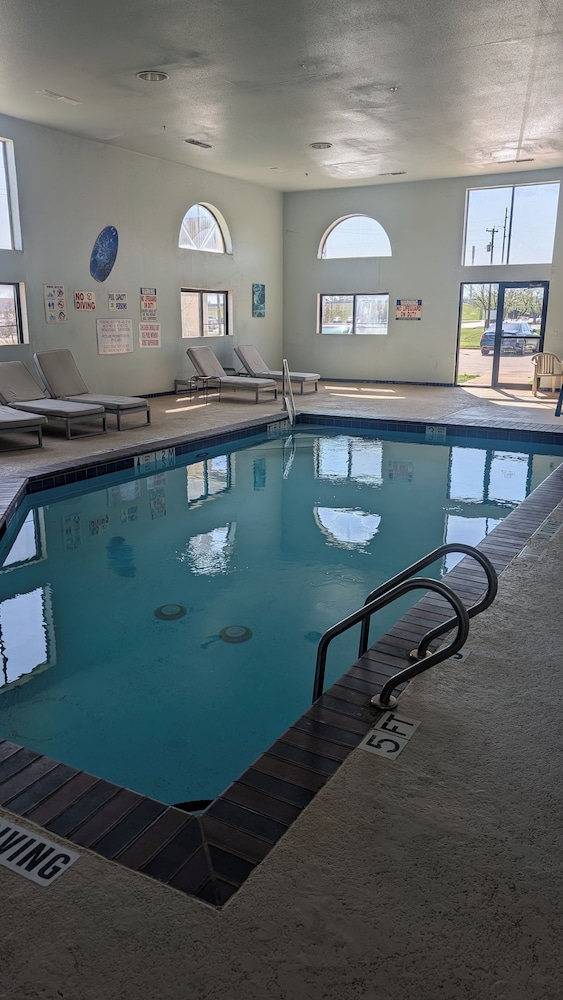 Executive Inn and Suites Wichita Falls 21/44