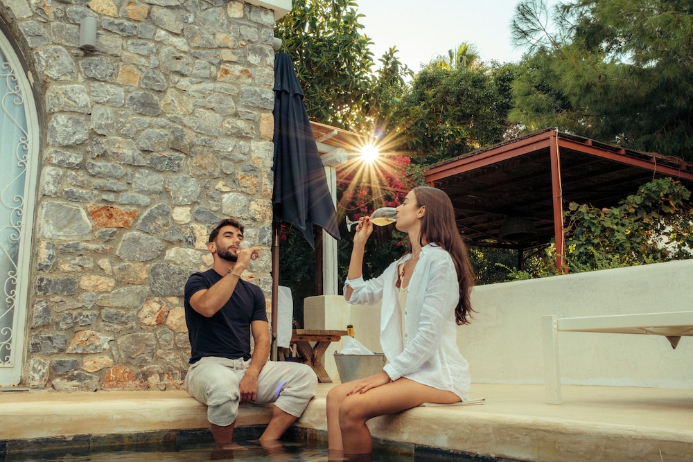 Caesars Gardens Hotel And Spa - Adults Only 40/65
