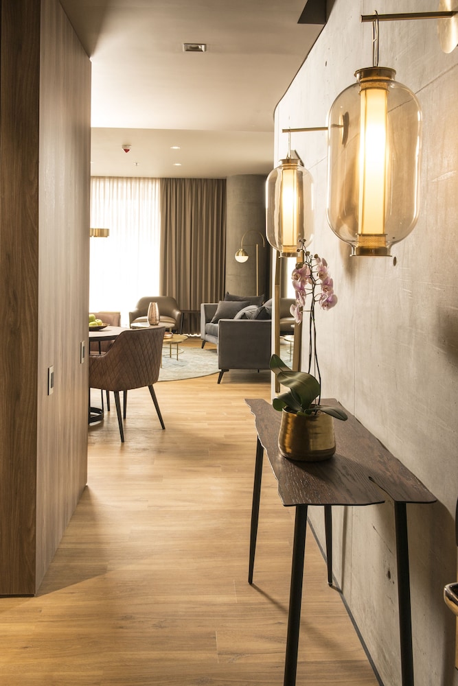 Salvio Parque 93 Bogota, Curio Collection by Hilton 63/77