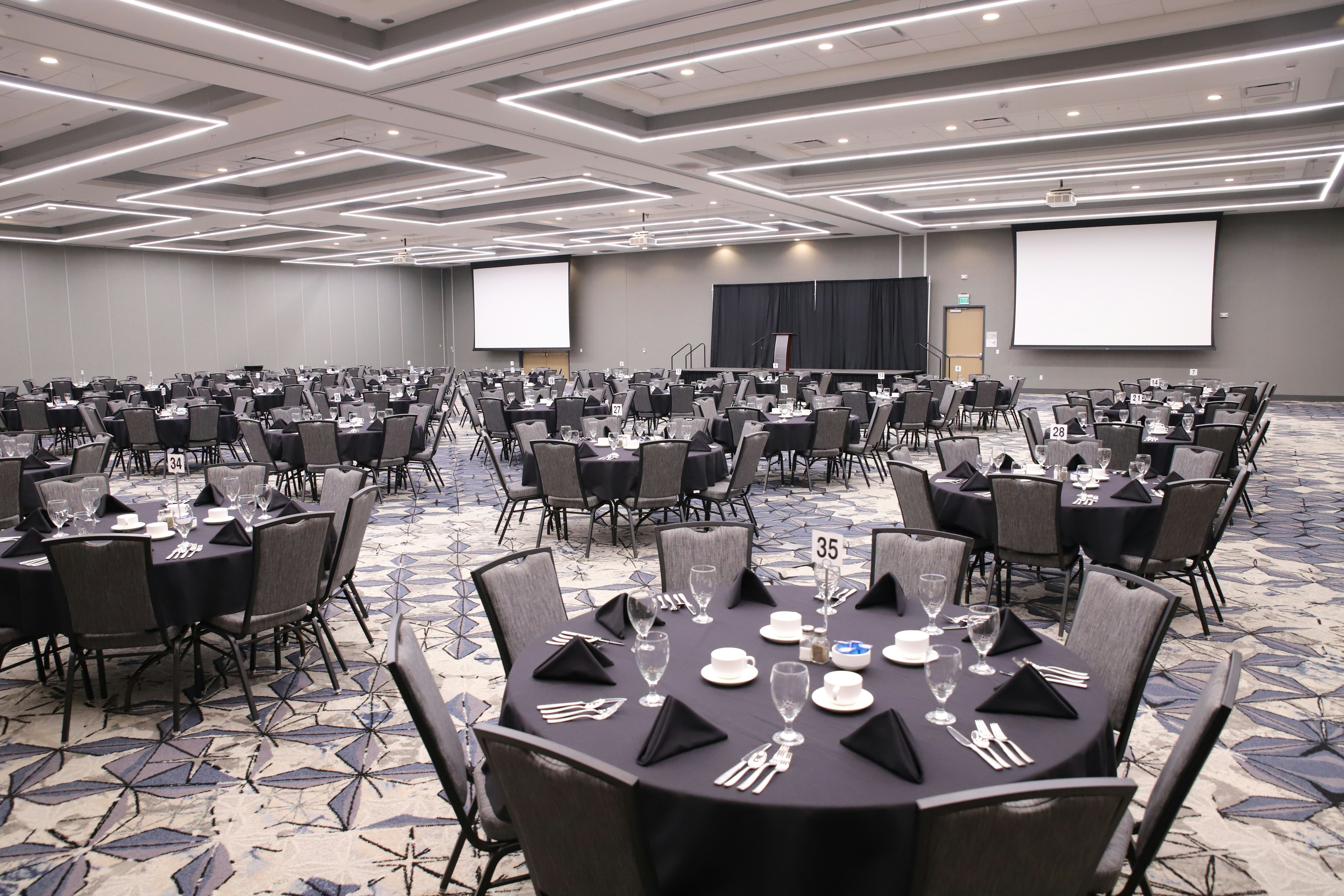 Holiday Inn & Suites Cedar Falls - Waterloo Event Ctr 33/50