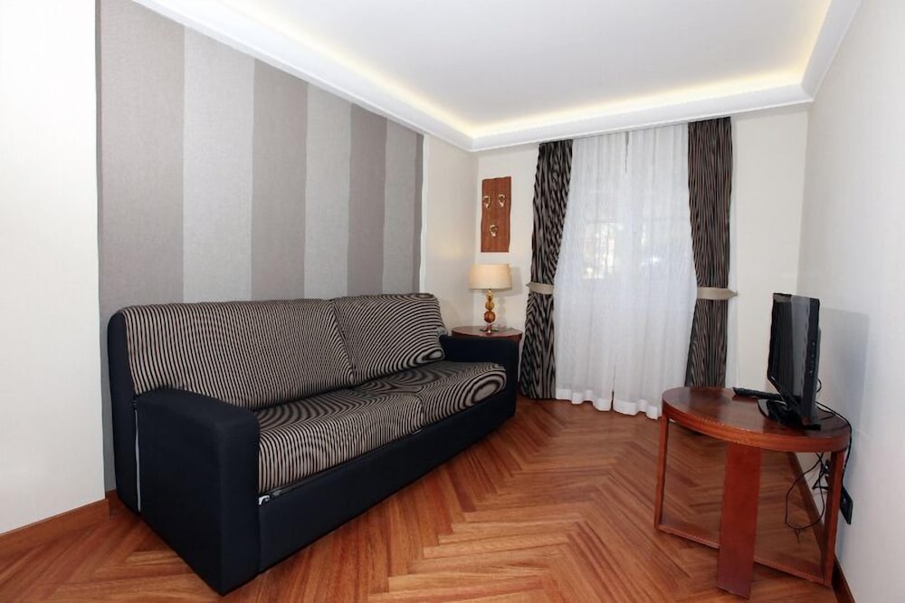 Villa Madonna 18/25