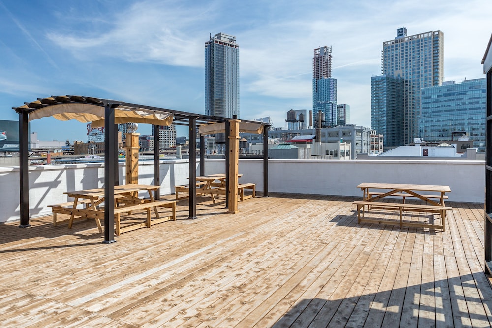 Lic Hotel 44/46