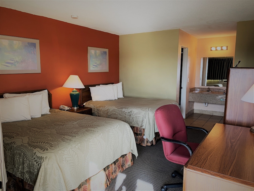 Executive Inn Dodge City, KS (ex Rodeway Inn) 9/34