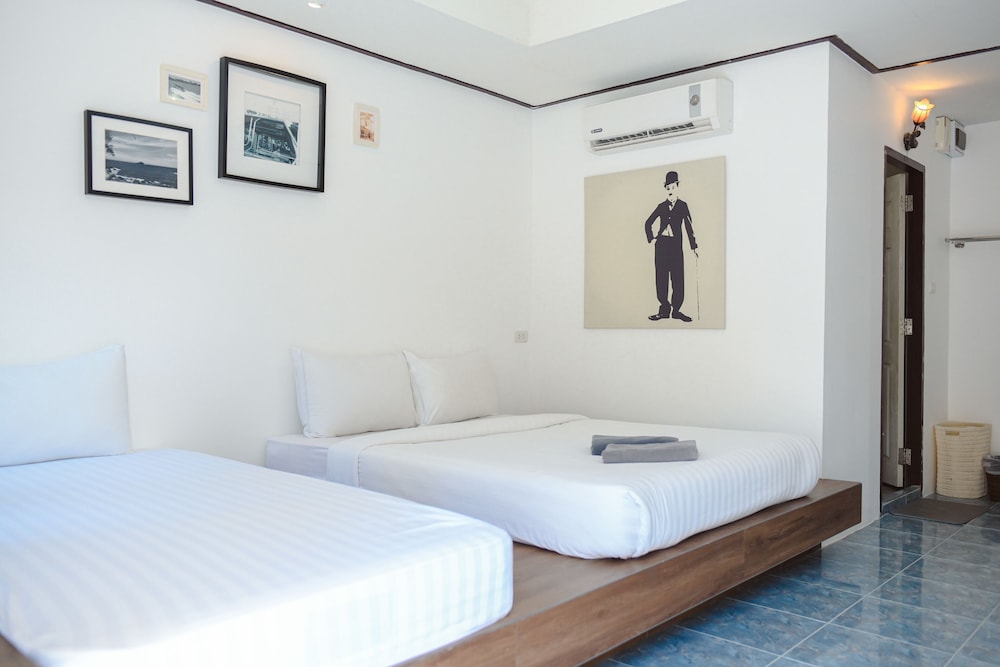 Side Walk Boutique Hotel 13/50