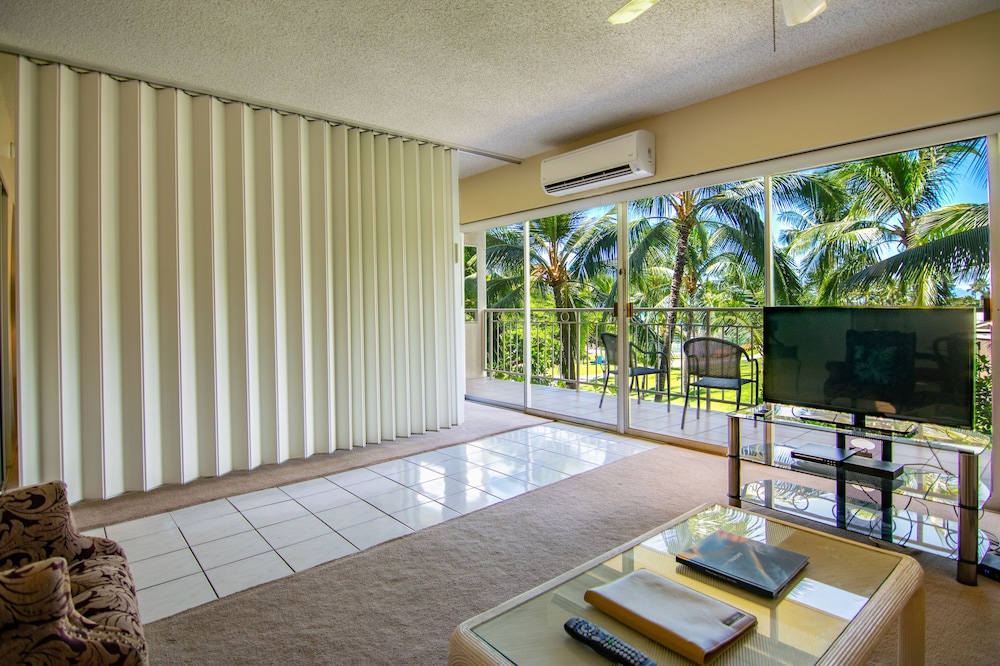 Waikiki Shore by OUTRIGGER 52/81