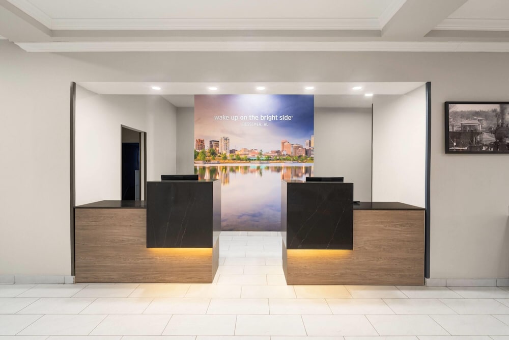 La Quinta Inn & Suites by Wyndham Bessemer 6/49