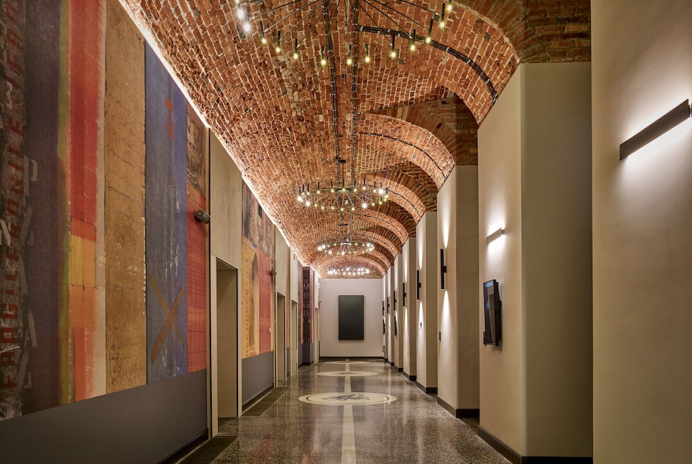 Hotel Verte, Warsaw, Autograph Collection 22/50