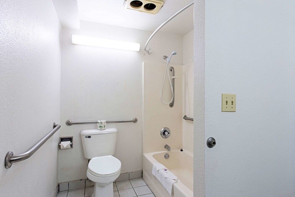 Motel6 Pendleton, OR - West 16/44