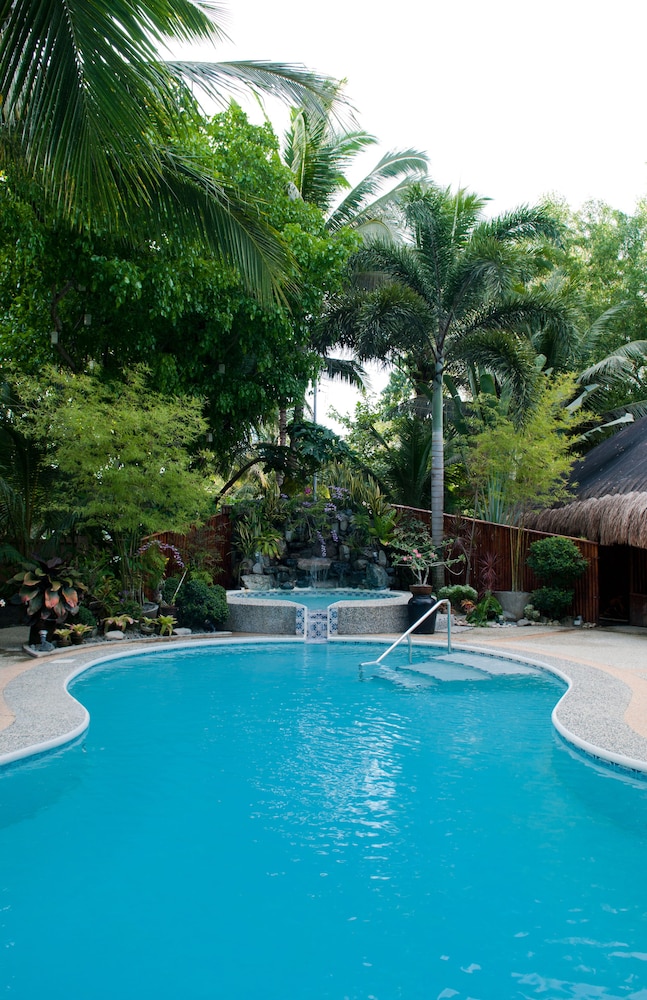 Nabulao Beach And Dive Resort 65/70