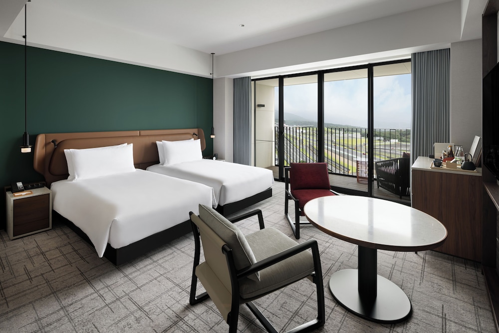 Room, Twin Beds, Cathedral View
