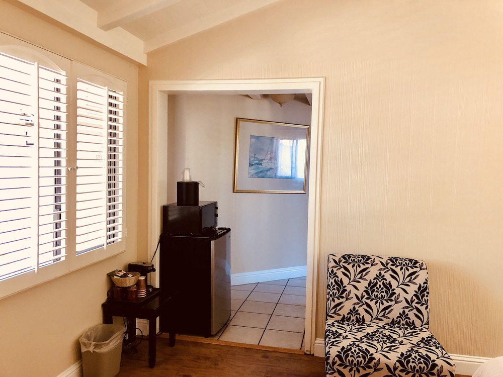 Carmel Resort Inn 36/72