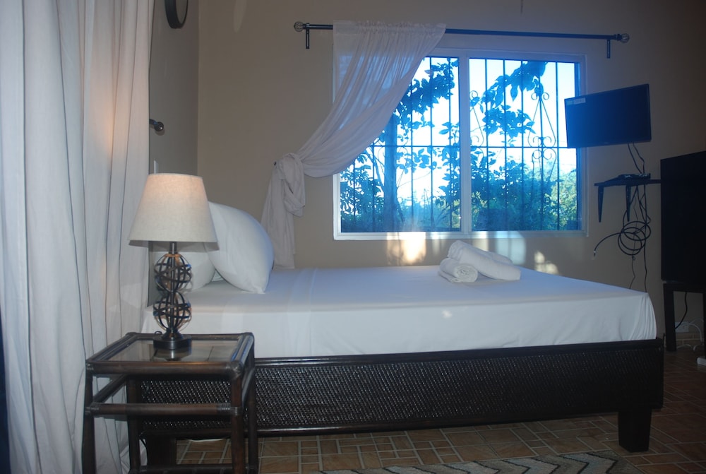 E&amp;J Boutique Residences 20/50