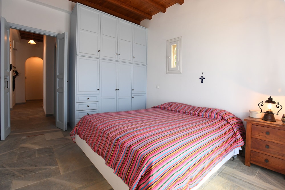 Tinos Sky View Villa 5/50