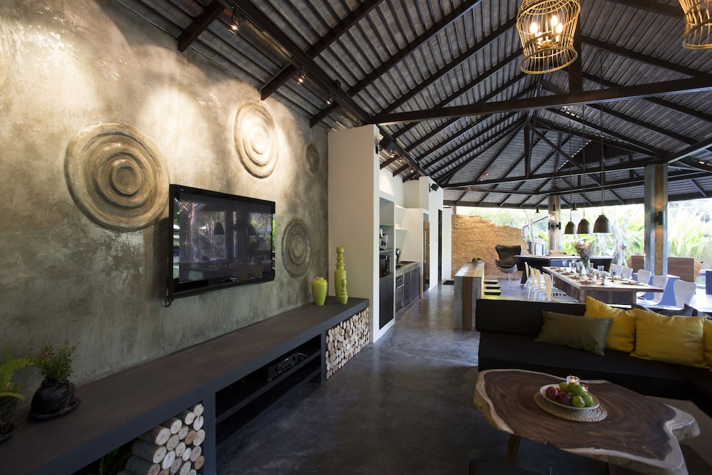 Tolani Southgate Villa Chiang Mai 10/49