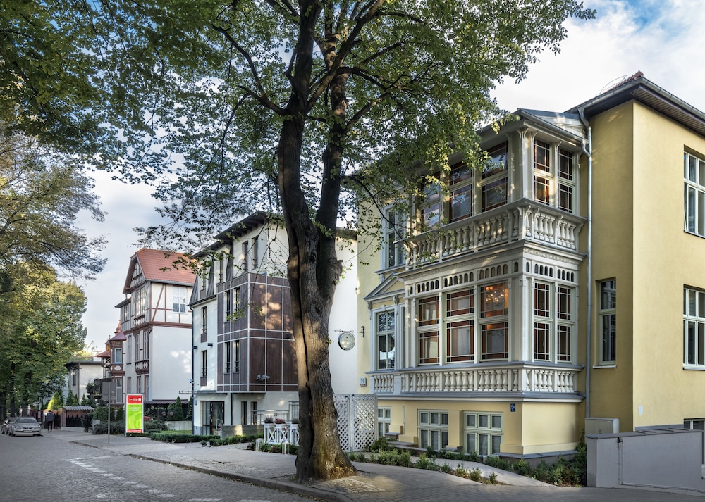 Hotel Impresja 31/37