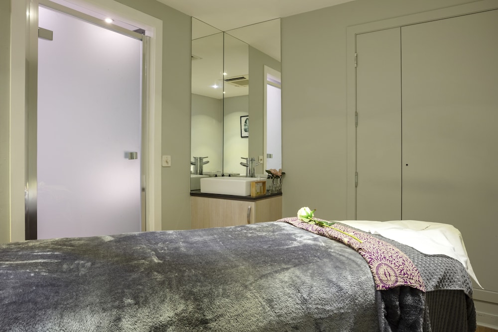 RADISSON COLLECTION HOTEL, ROYAL MILE EDINBURGH 13/50