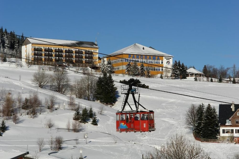 PANORAMA HOTEL OBERWIESENTHAL 31/41